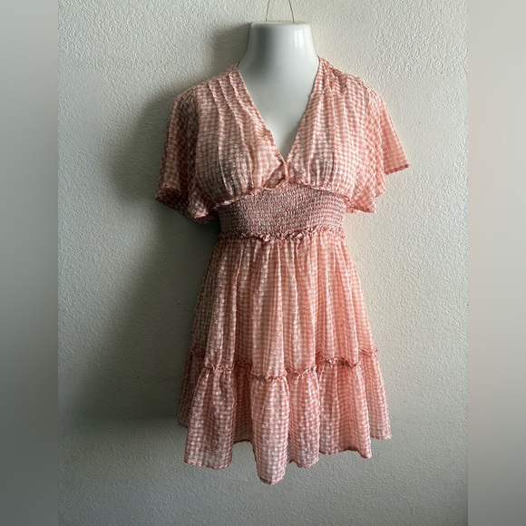 En Saison Caldera Shirred Gingham Vneck Barbie Peach  Mini Dress S - Picture 2 of 15